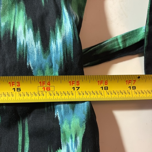 Scoop Black And Green Dress - Picture 13 of 16